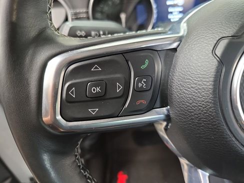 Used 2023 Jeep Wrangler Unlimited Sahara w/ Cold Weather Group AWD/4WD image 17