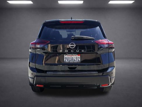 Used 2025 Nissan Rogue SV image 5