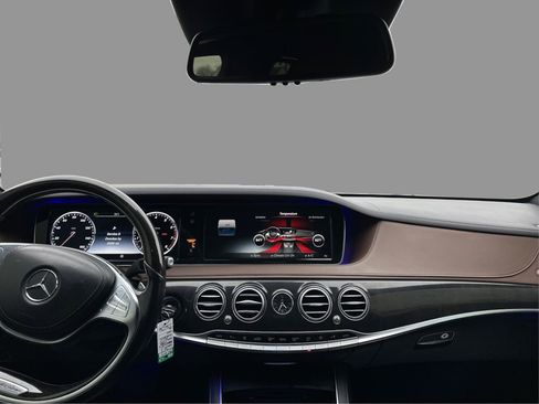 Used 2017 Mercedes-Benz S 550 4MATIC Sedan image 28