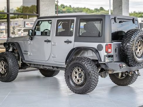 Used 2017 Jeep Wrangler Unlimited Sport w/ Quick Order Package 24S AWD/4WD image 7
