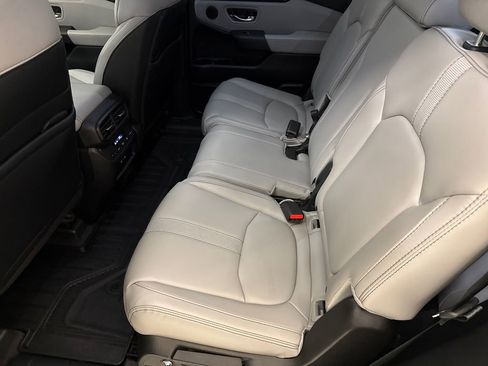 Certified 2025 Honda Pilot EX-L image 17