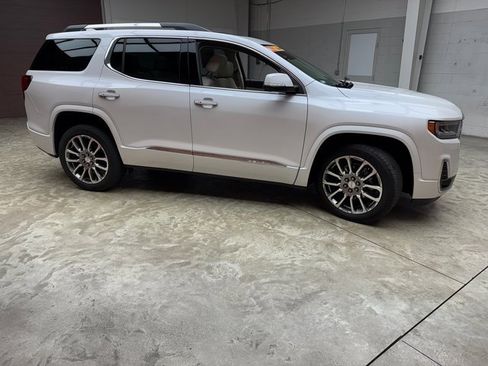 Used 2023 GMC Acadia Denali w/ Denali Technology Package image 6