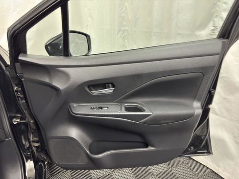 Used 2021 Nissan Versa SV image 31