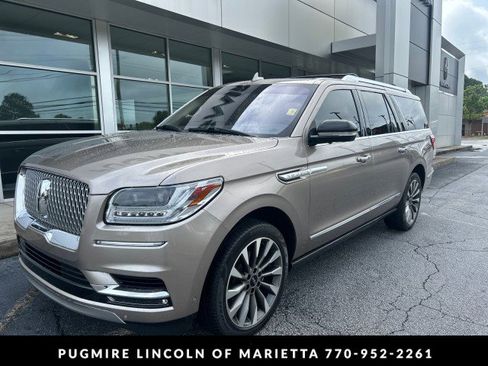 Used 2019 Lincoln Navigator L Reserve AWD/4WD image 2