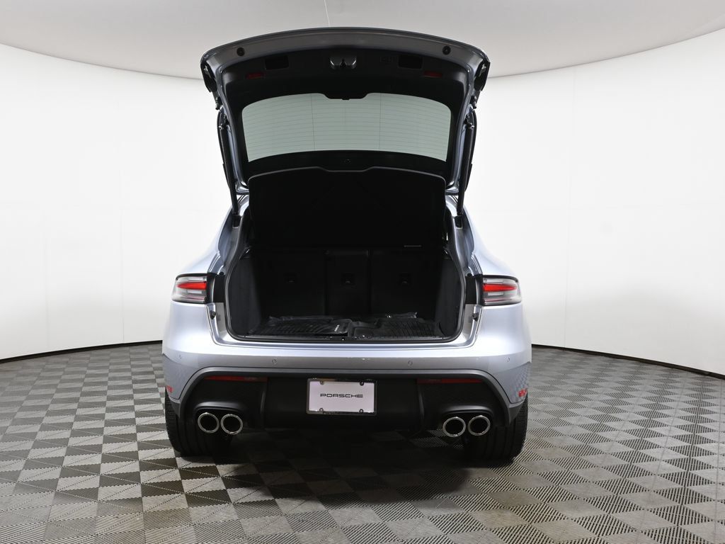 Used 2026 Porsche Macan AWD/4WD image 41