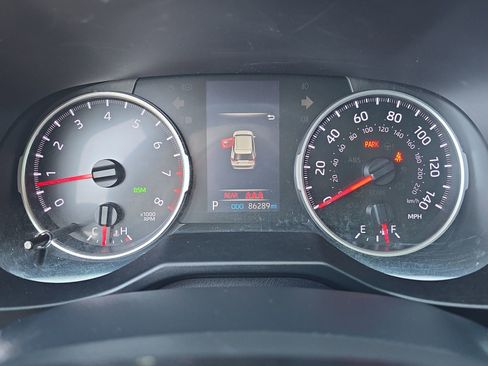 Used 2020 Toyota RAV4 LE w/ Carpet Mat Package image 23