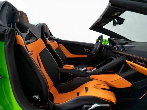 Used 2022 Lamborghini Huracan EVO image 25