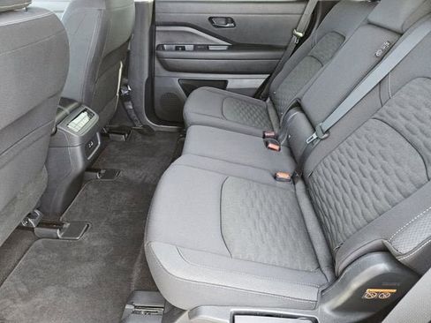 Used 2025 Nissan Pathfinder SV image 29