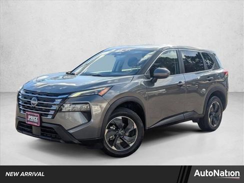 Used 2024 Nissan Rogue SV image 1