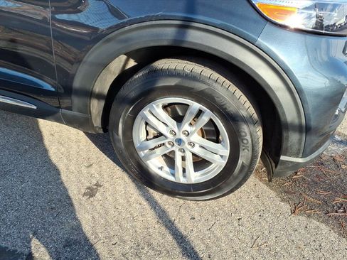 Certified 2023 Ford Explorer XLT w/ Equipment Group 202A image 5