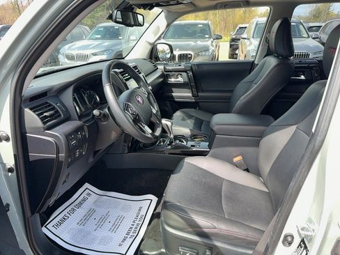 Used 2023 Toyota 4Runner TRD Off-Road Premium w/ Off Road Premium Plus Package AWD/4WD image 9