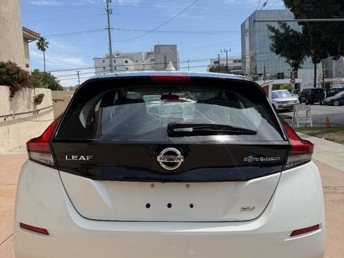 Used 2018 Nissan Leaf SV w/ SV All Weather Package FWD image 6