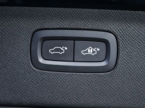 Used 2024 Volvo XC90 B6 Plus w/ Protection Package Premier image 34