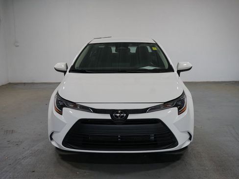 Used 2023 Toyota Corolla LE FWD image 2