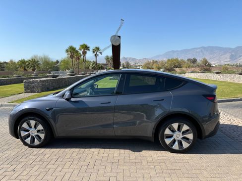 Used 2023 Tesla Model Y Long Range AWD/4WD image 15