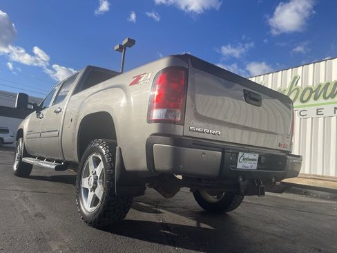 Used 2013 GMC Sierra 2500 Denali w/ Suspension Package, Off-Road image 4