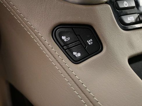 Used 2015 GMC Yukon XL SLT w/ Open Road Package RWD image 12