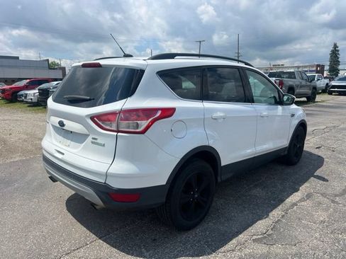 Used 2015 Ford Escape SE w/ Equipment Group 201A FWD image 5