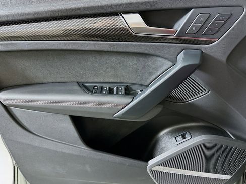 Used 2023 Audi SQ5 Prestige w/ Prestige Package image 21