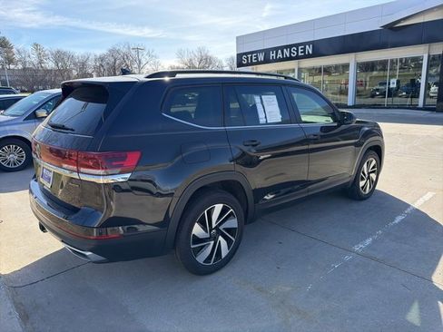 Used 2025 Volkswagen Atlas SE image 3