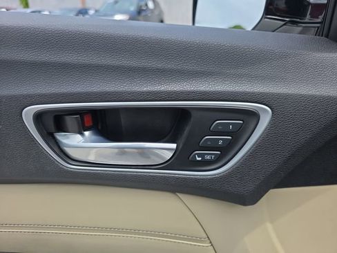 Used 2018 Acura TLX V6 w/ Technology Package FWD image 18