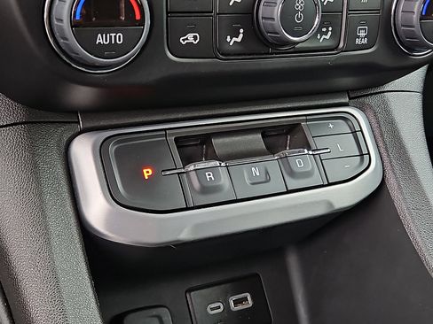 Used 2023 GMC Acadia SLE w/ Driver Convenience Package AWD/4WD image 14