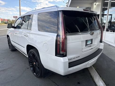 Used 2016 Cadillac Escalade Premium image 4