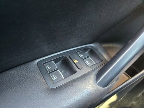 Used 2014 Volkswagen Passat 1.8T SEL Premium image 34