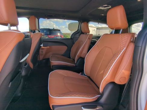 New 2026 Chrysler Pacifica Pinnacle w/ Trailer Tow Group image 17