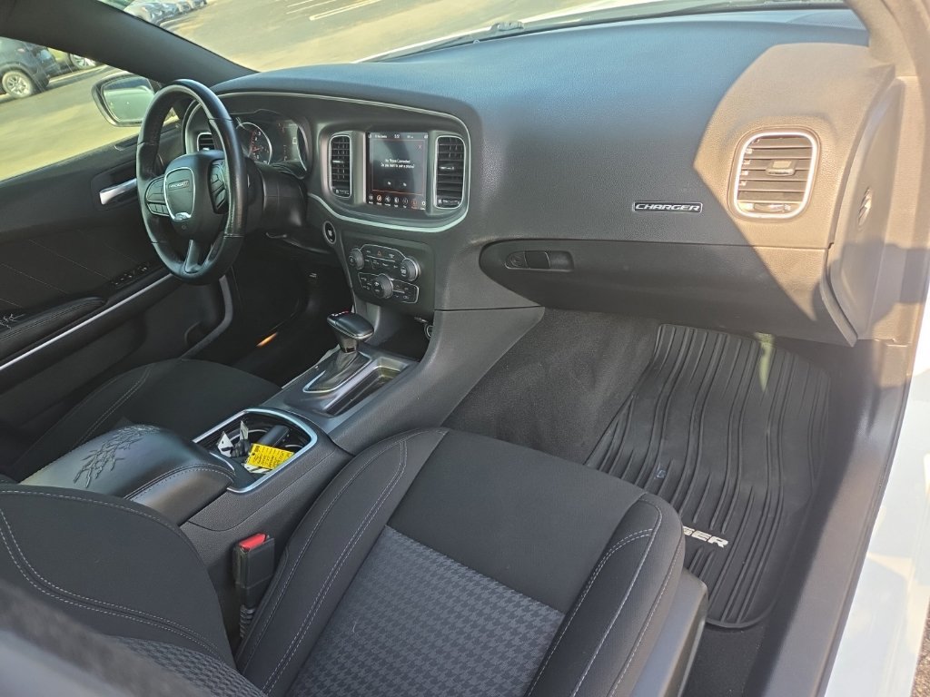 Used 2021 Dodge Charger SXT w/ Driver Convenience Group AWD/4WD image 19