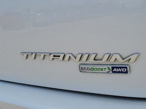 Used 2018 Ford Edge Titanium w/ Equipment Group 301A AWD/4WD image 6