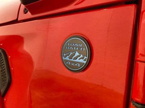 Used 2025 Jeep Wrangler Unlimited Sahara w/ Safety Group AWD/4WD image 93