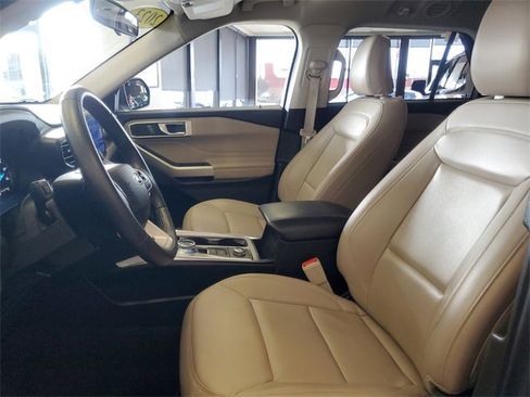 Used 2023 Ford Explorer XLT w/ Equipment Group 202A image 15