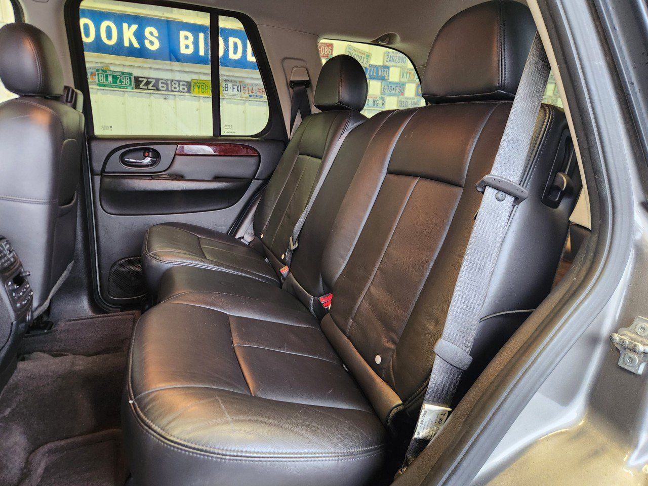 Used 2009 GMC Envoy Denali w/ Sun And 6-Disc Cd Package AWD/4WD image 6