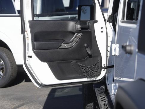 Used 2015 Jeep Wrangler Unlimited Sport image 29