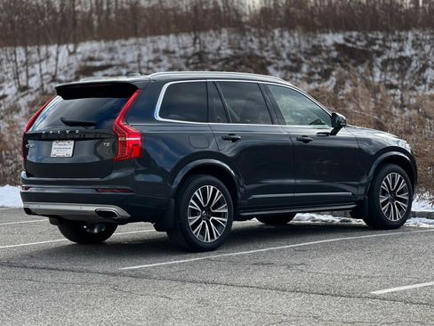 Used 2021 Volvo XC90 T5 Momentum w/ Climate Package image 8