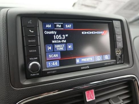 Used 2018 Dodge Grand Caravan SXT FWD image 34