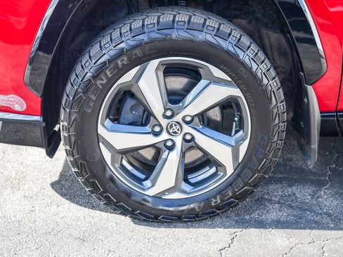 Used 2021 Toyota RAV4 SE w/ Weather & Moonroof Package image 9