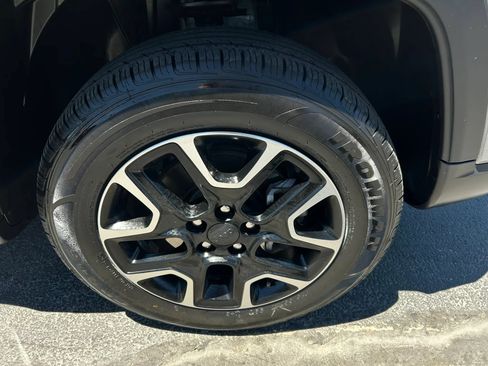 Used 2019 Jeep Compass Trailhawk AWD/4WD image 26