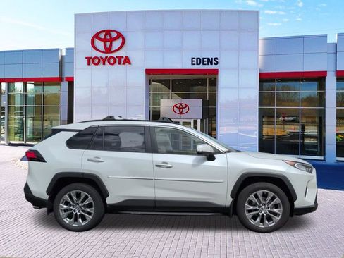Used 2019 Toyota RAV4 Limited w/ Advanced Technology Package AWD/4WD image 2