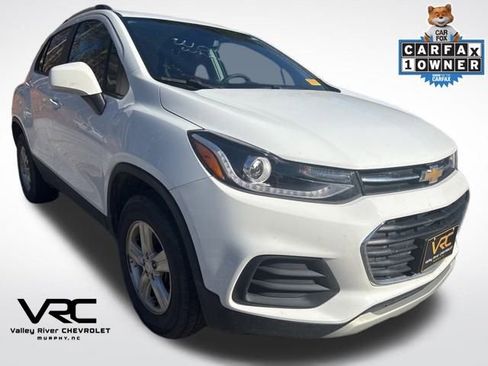 Used 2022 Chevrolet Trax LT w/ LT Convenience Package image 1