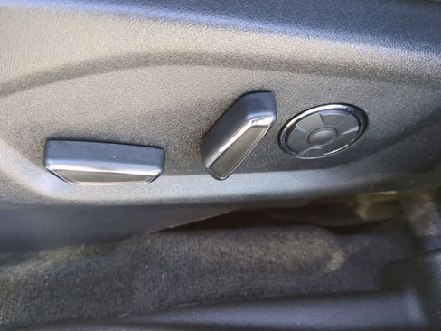 Used 2017 Ford Explorer Platinum image 17