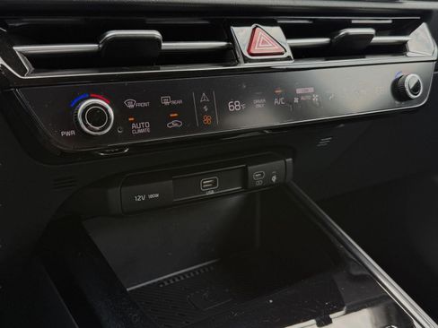 Certified 2024 Kia Niro Wind w/ Wind Preserve Package FWD image 36