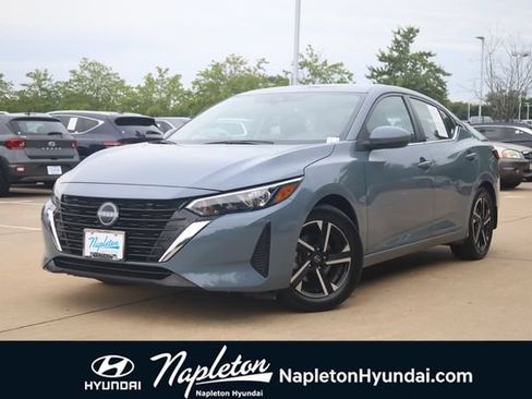Used 2024 Nissan Sentra SV FWD image 1