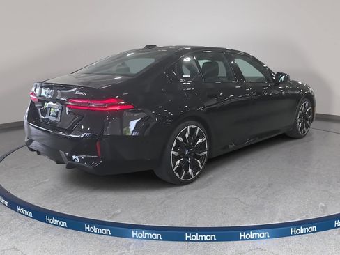 Used 2027 BMW 530i w/ M Sport Package RWD image 6