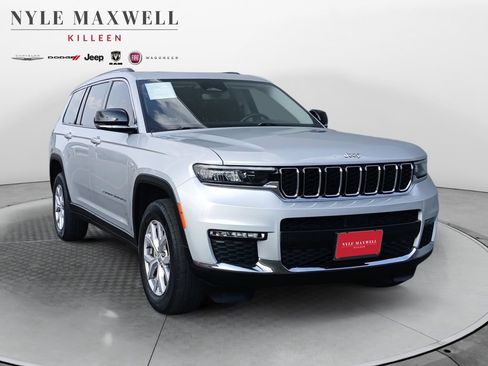 Used 2022 Jeep Grand Cherokee L Limited AWD/4WD image 2