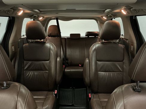 Used 2018 Toyota Sienna Limited Premium w/ Protection Package FWD image 22