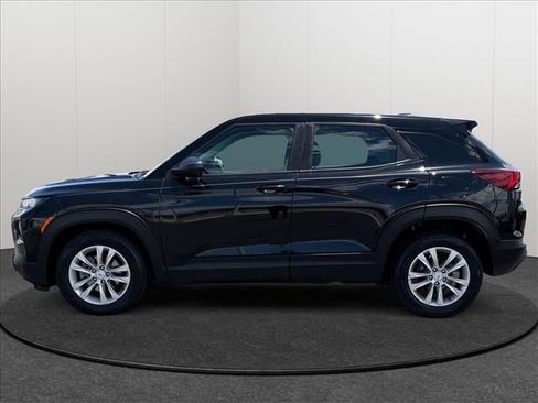 Certified 2023 Chevrolet TrailBlazer LS FWD image 2