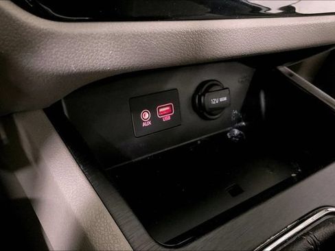 Used 2019 Kia Sedona LX FWD image 35