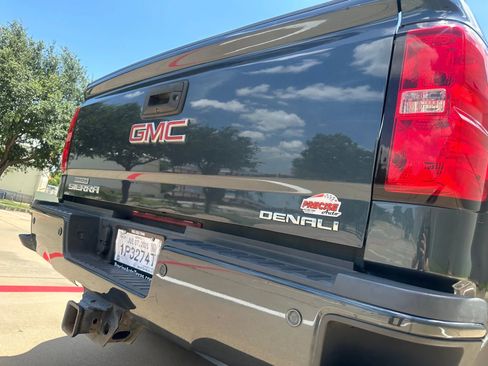 Used 2018 GMC Sierra 3500 Denali w/ Duramax Plus Package image 12
